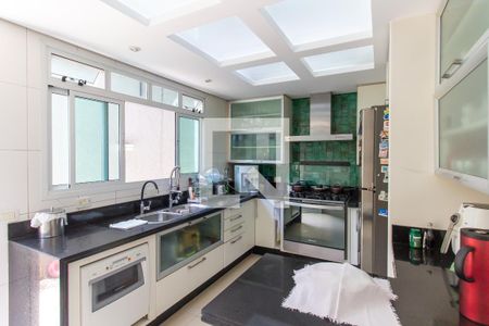 Casa à venda com 413m², 5 quartos e 3 vagasCozinha