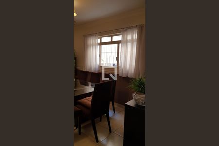 Casa para alugar com 178m², 3 quartos e 2 vagasSala