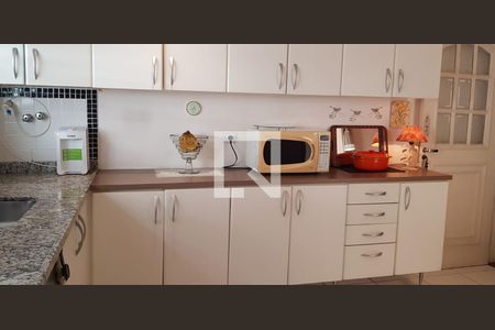 Casa para alugar com 178m², 3 quartos e 2 vagasCozinha 