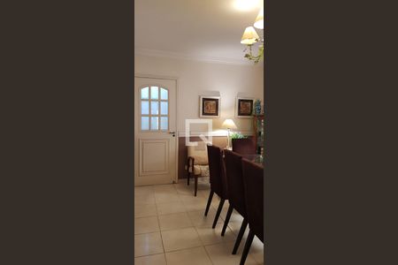 Casa para alugar com 178m², 3 quartos e 2 vagasSala