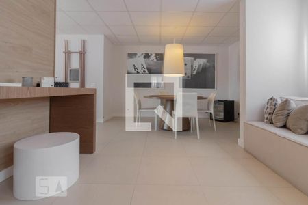 Studio para alugar com 35m², 1 quarto e 1 vaga Studio para alugar com 35m², 1 quarto e 1 vagaSala de jogos