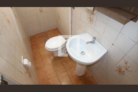Casa à venda com 50m², 1 quarto e sem vaga Casa à venda com 50m², 1 quarto e sem vagaBanheiro