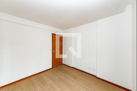 Apartamento à venda com 135m², 4 quartos e 3 vagas Apartamento à venda com 135m², 4 quartos e 3 vagasSuíte 2