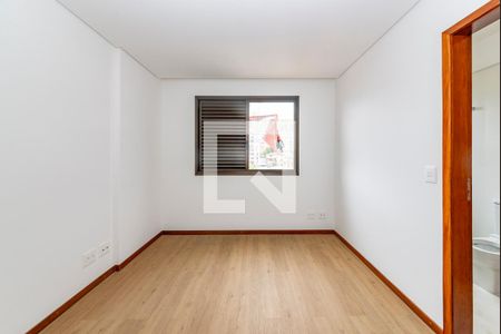 Apartamento à venda com 135m², 4 quartos e 3 vagas Apartamento à venda com 135m², 4 quartos e 3 vagasSuíte 2
