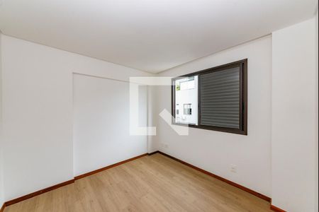 Apartamento à venda com 135m², 4 quartos e 3 vagas Apartamento à venda com 135m², 4 quartos e 3 vagasQuarto 4