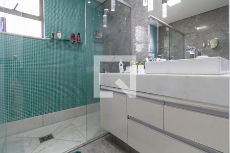 Apartamento à venda com 278m², 3 quartos e 3 vagasBanheiro da suíte