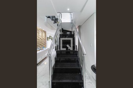 Escada de apartamento à venda com 3 quartos, 278m² em Ouro Preto, Belo Horizonte