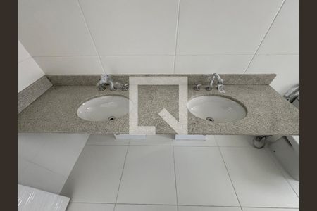 Apartamento à venda com 372m², 4 quartos e 4 vagas Apartamento à venda com 372m², 4 quartos e 4 vagasSuíte 3 - Banheiro