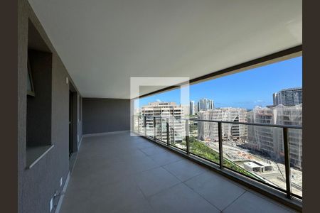 Apartamento à venda com 372m², 4 quartos e 4 vagas Apartamento à venda com 372m², 4 quartos e 4 vagasVaranda Suítes 2 e 3
