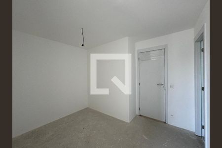 Apartamento à venda com 372m², 4 quartos e 4 vagas Apartamento à venda com 372m², 4 quartos e 4 vagasSuíte 3