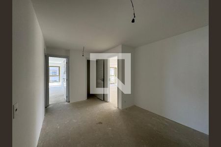 Apartamento à venda com 372m², 4 quartos e 4 vagas Apartamento à venda com 372m², 4 quartos e 4 vagasHall Íntimo