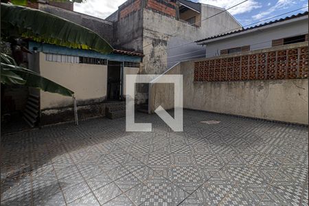 Casa à venda com 330m², 3 quartos e 2 vagas Casa à venda com 330m², 3 quartos e 2 vagasquintal_3