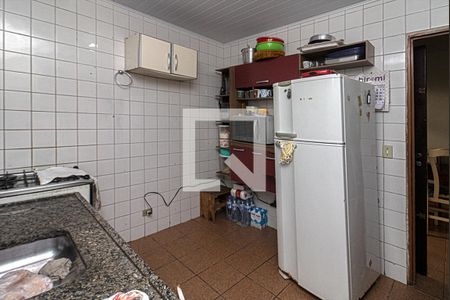 Casa à venda com 330m², 3 quartos e 2 vagas Casa à venda com 330m², 3 quartos e 2 vagascozinha