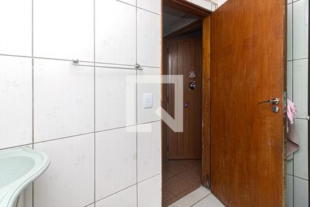 Casa à venda com 330m², 3 quartos e 2 vagas Casa à venda com 330m², 3 quartos e 2 vagasbanheiro social