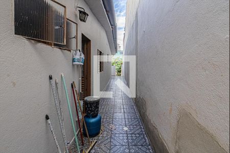 Casa à venda com 330m², 3 quartos e 2 vagas Casa à venda com 330m², 3 quartos e 2 vagascorredor lateral