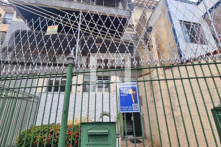 Apartamento à venda com 62m², 2 quartos e 1 vagaFachada do Condomínio com placa