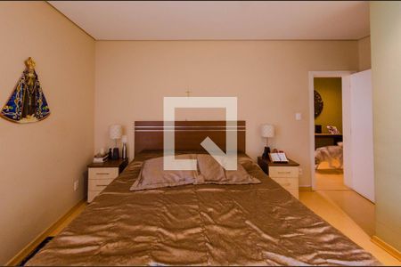 Casa à venda com 450m², 4 quartos e 3 vagasSuíte