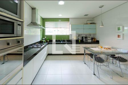 Casa à venda com 450m², 4 quartos e 3 vagasCozinha