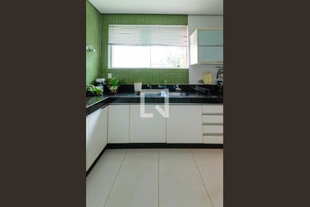 Casa à venda com 450m², 4 quartos e 3 vagasCozinha