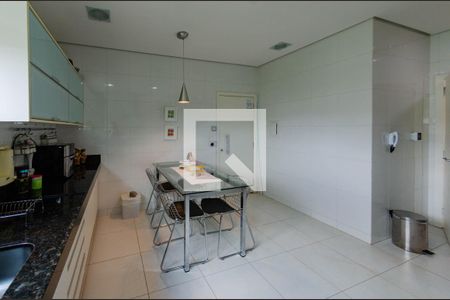 Casa à venda com 450m², 4 quartos e 3 vagasCozinha