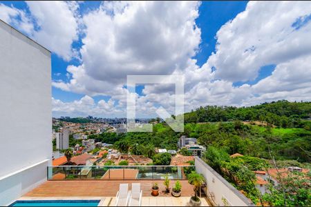 Casa à venda com 450m², 4 quartos e 3 vagasVista