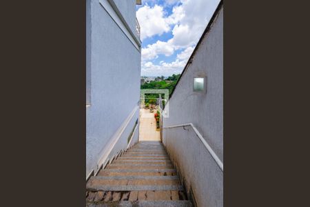 Casa à venda com 450m², 4 quartos e 3 vagasEscada