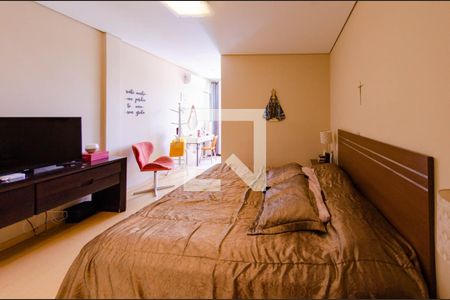 Casa à venda com 450m², 4 quartos e 3 vagasSuíte