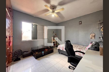 Casa à venda com 184m², 3 quartos e 2 vagas Casa à venda com 184m², 3 quartos e 2 vagasQuarto 3