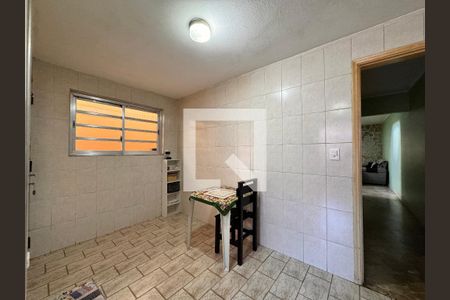 Casa à venda com 184m², 3 quartos e 2 vagas Casa à venda com 184m², 3 quartos e 2 vagasCozinha