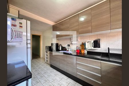 Casa à venda com 184m², 3 quartos e 2 vagas Casa à venda com 184m², 3 quartos e 2 vagasCozinha