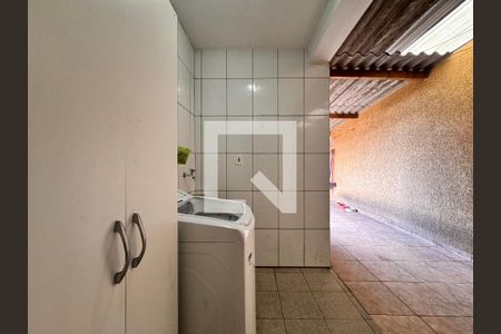Casa à venda com 184m², 3 quartos e 2 vagas Casa à venda com 184m², 3 quartos e 2 vagasLavanderia