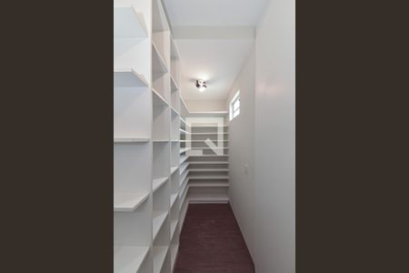 Casa à venda com 269m², 3 quartos e 3 vagas Casa à venda com 269m², 3 quartos e 3 vagasSuíte 1 - Closet