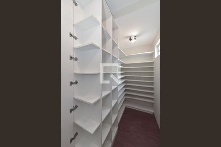 Casa à venda com 269m², 3 quartos e 3 vagas Casa à venda com 269m², 3 quartos e 3 vagasSuíte 1 - Closet