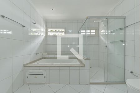 Casa à venda com 269m², 3 quartos e 3 vagas Casa à venda com 269m², 3 quartos e 3 vagasBanheiro da Suíte 1