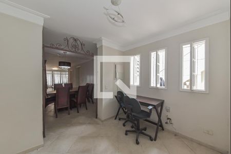 Casa à venda com 269m², 3 quartos e 3 vagas Casa à venda com 269m², 3 quartos e 3 vagasEscritório