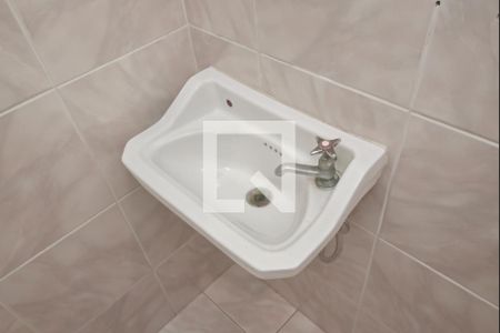 Casa à venda com 269m², 3 quartos e 3 vagas Casa à venda com 269m², 3 quartos e 3 vagasBanheiro de Serviço