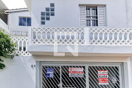 Casa à venda com 250m², 3 quartos e 2 vagas Casa à venda com 250m², 3 quartos e 2 vagasFachada