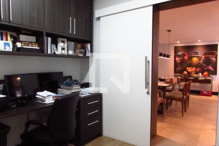 Apartamento para alugar com 233m², 3 quartos e 3 vagasEscritório