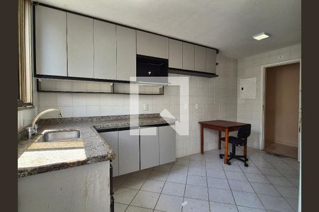 Apartamento à venda com 150m², 3 quartos e 2 vagasCozinha