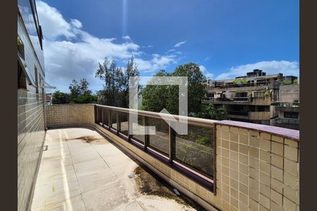 Apartamento à venda com 150m², 3 quartos e 2 vagasVaranda da suite 1 e 3