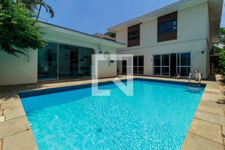 Casa à venda com 430m², 4 quartos e 4 vagasPiscina