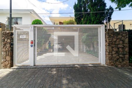 Casa à venda com 430m², 4 quartos e 4 vagasFachada