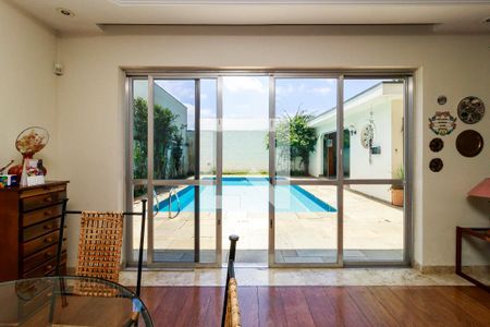 Casa à venda com 430m², 4 quartos e 4 vagasSala