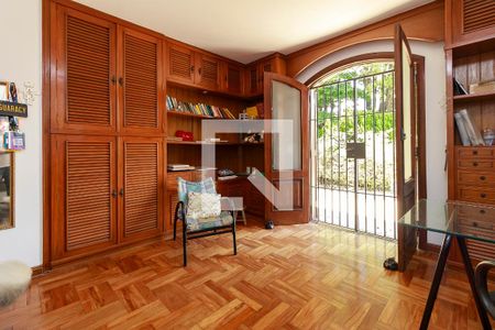 Casa à venda com 430m², 4 quartos e 4 vagasSuíte 4