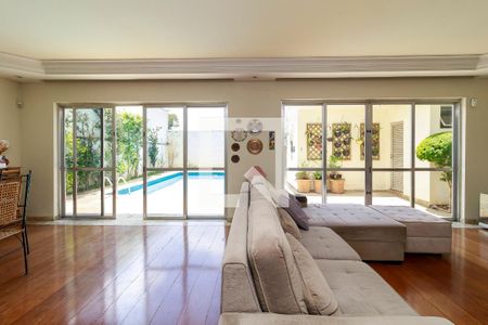 Casa à venda com 430m², 4 quartos e 4 vagasSala