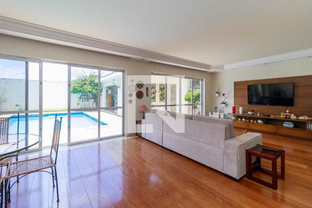 Sala de casa à venda com 4 quartos, 430m² em Granja Julieta, São Paulo