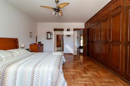 Casa à venda com 430m², 4 quartos e 4 vagasSuíte 2