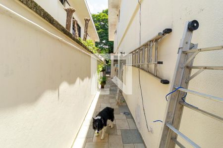 Casa à venda com 430m², 4 quartos e 4 vagasCorredor