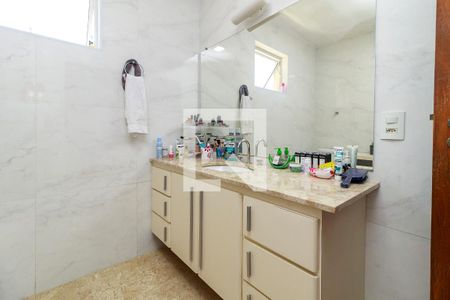 Casa à venda com 430m², 4 quartos e 4 vagasSuíte 3 - Banheiro