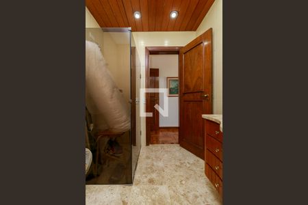 Casa à venda com 430m², 4 quartos e 4 vagasSuíte 4 - Banheiro